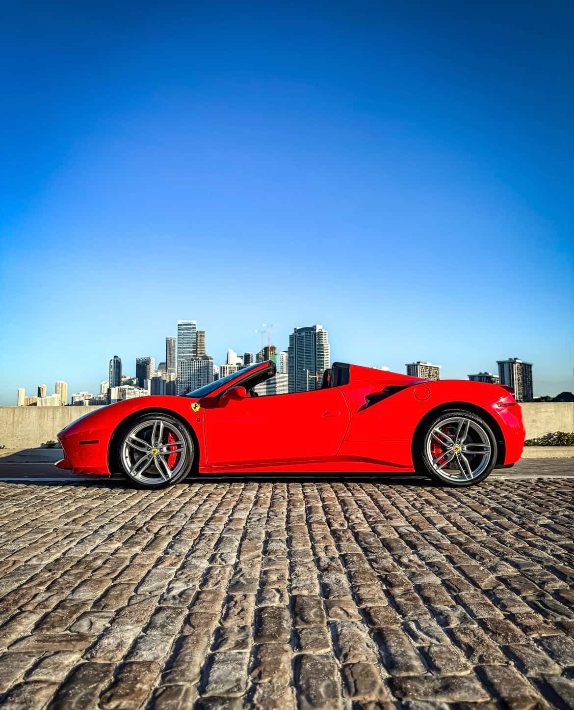 Ferrari 488 Spider Rental in Miami thumbnail 3