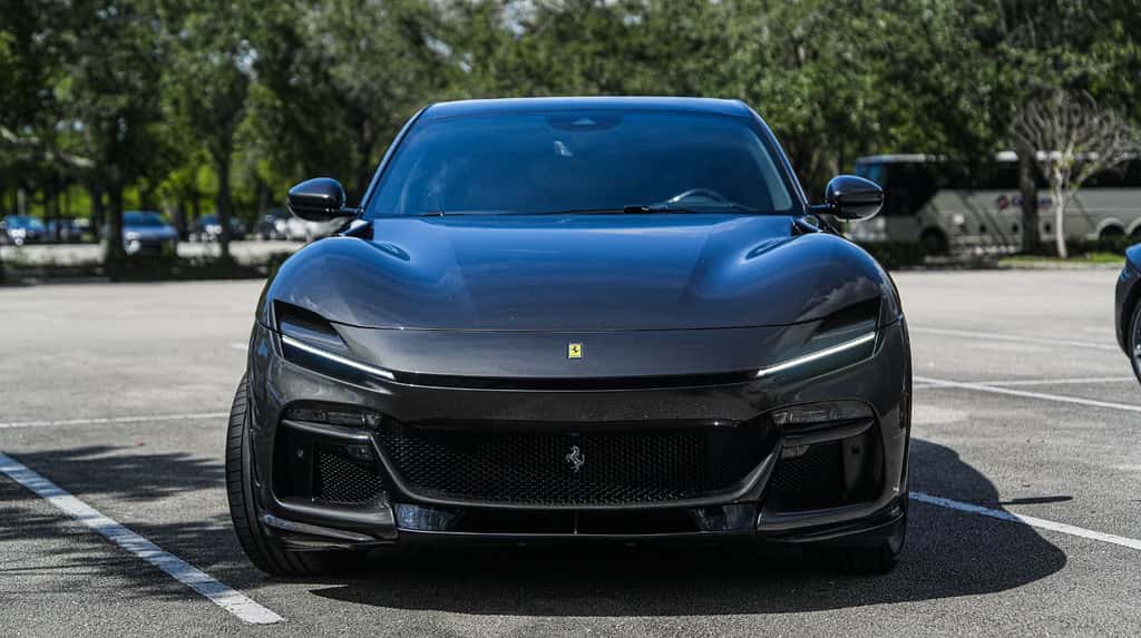 Ferrari Purosangue Rental in Miami thumbnail 2