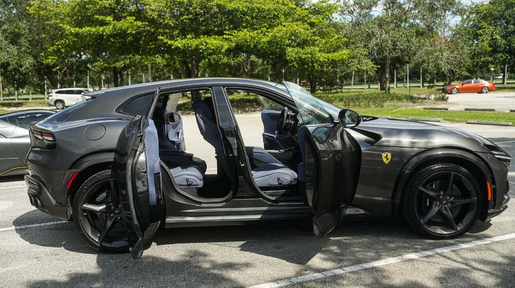 Ferrari Purosangue Rental in Miami thumbnail 3