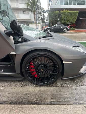 Lamborghini Aventador S Rental in Miami thumbnail 2