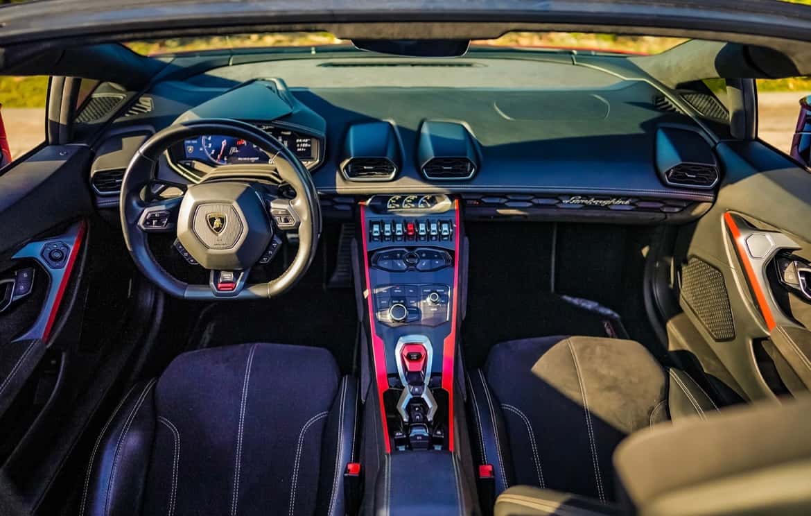 Lamborghini Huracan Rental in Miami thumbnail 5