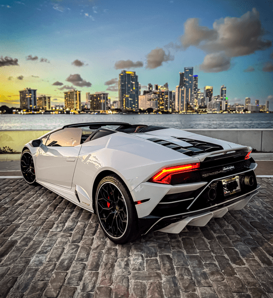 Lamborghini Huracan Evo Spyder Rental in Miami thumbnail 4