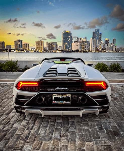 Lamborghini Huracan Evo Spyder Rental in Miami thumbnail 5