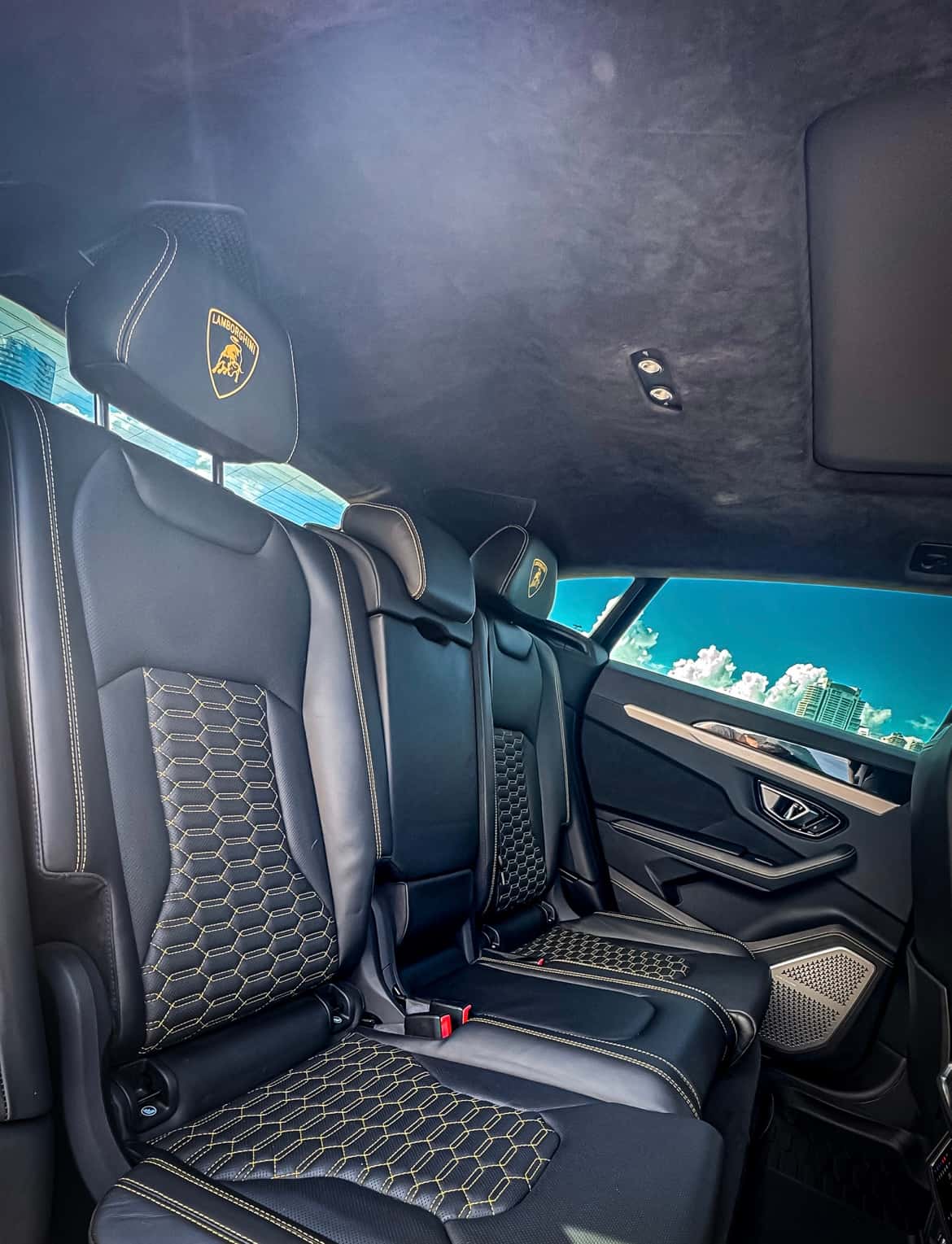 Lamborghini Urus Rental in Miami thumbnail 5