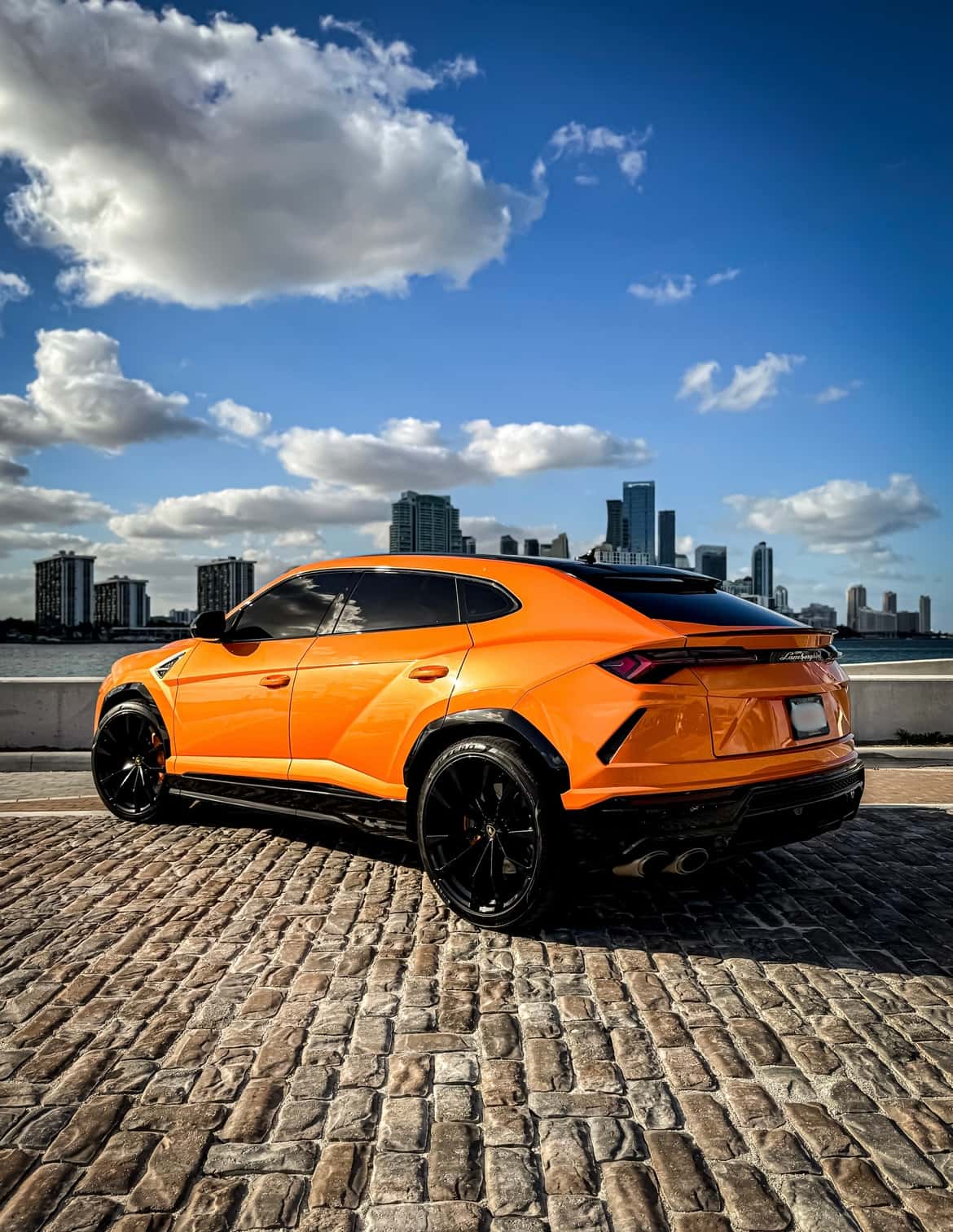 Lamborghini Urus Rental in Miami thumbnail 4