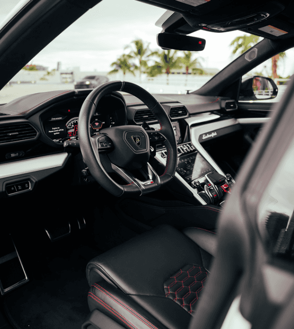 Lamborghini Urus Rental in Miami thumbnail 5