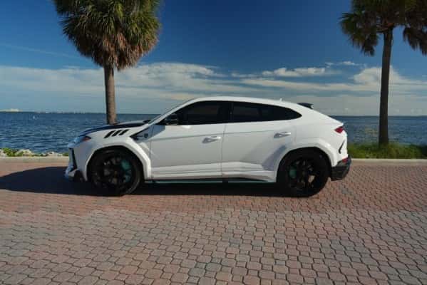 Mansory Lamborghini Urus Rental in Miami thumbnail 2