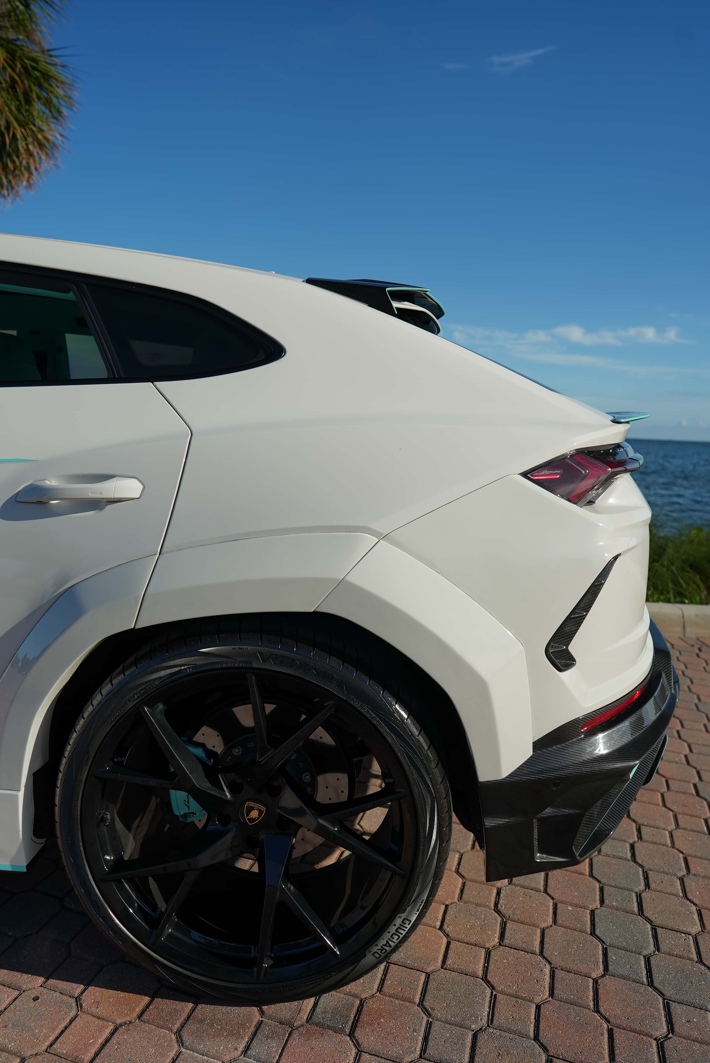 Mansory Lamborghini Urus Rental in Miami thumbnail 3