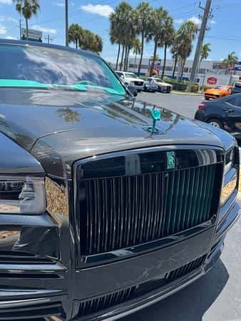 Mansory Rolls Royce Cullinan Rental in Miami thumbnail 2