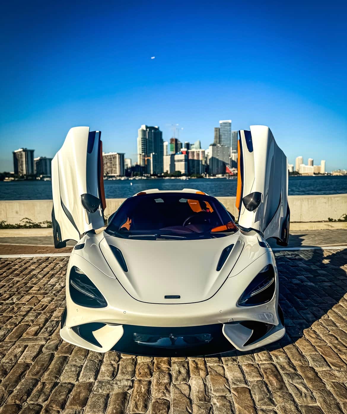 Mclaren 765lt Rental in Miami thumbnail 2