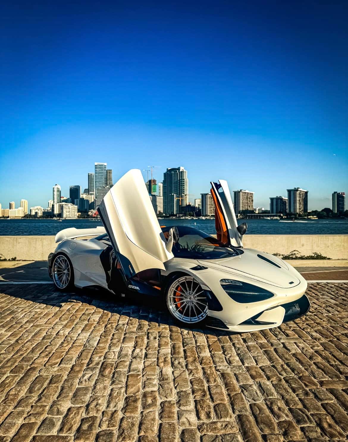 Mclaren 765lt Rental in Miami thumbnail 1