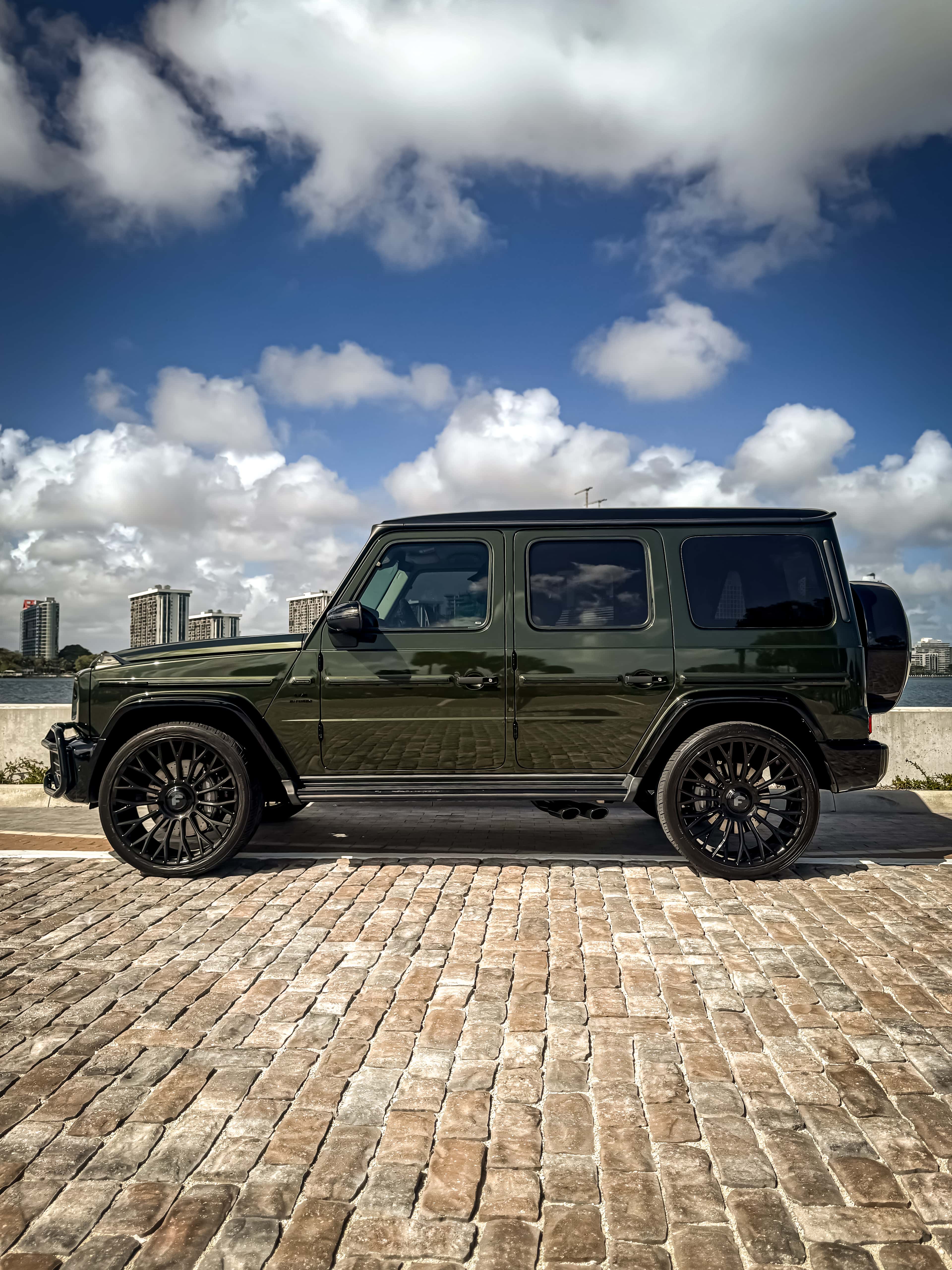 Mercedes G63 AMG Rental in Miami thumbnail 3