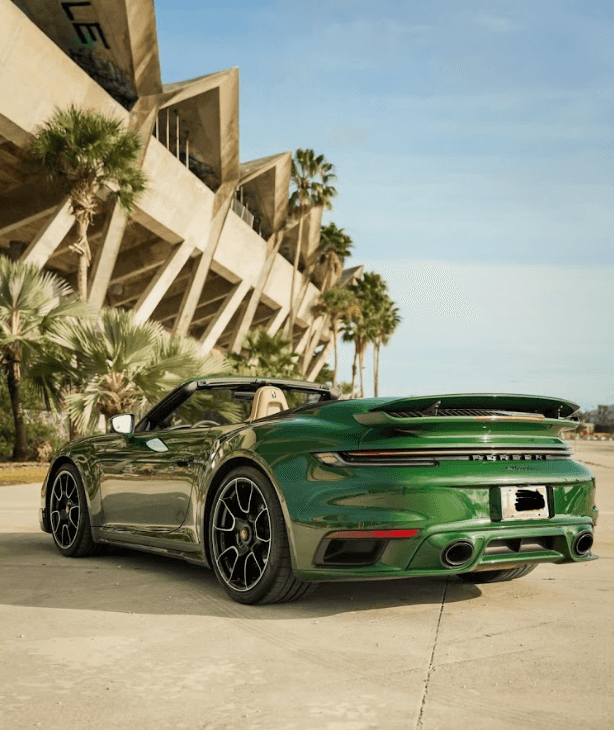 Porsche 911 Turbo Rental in Miami thumbnail 2