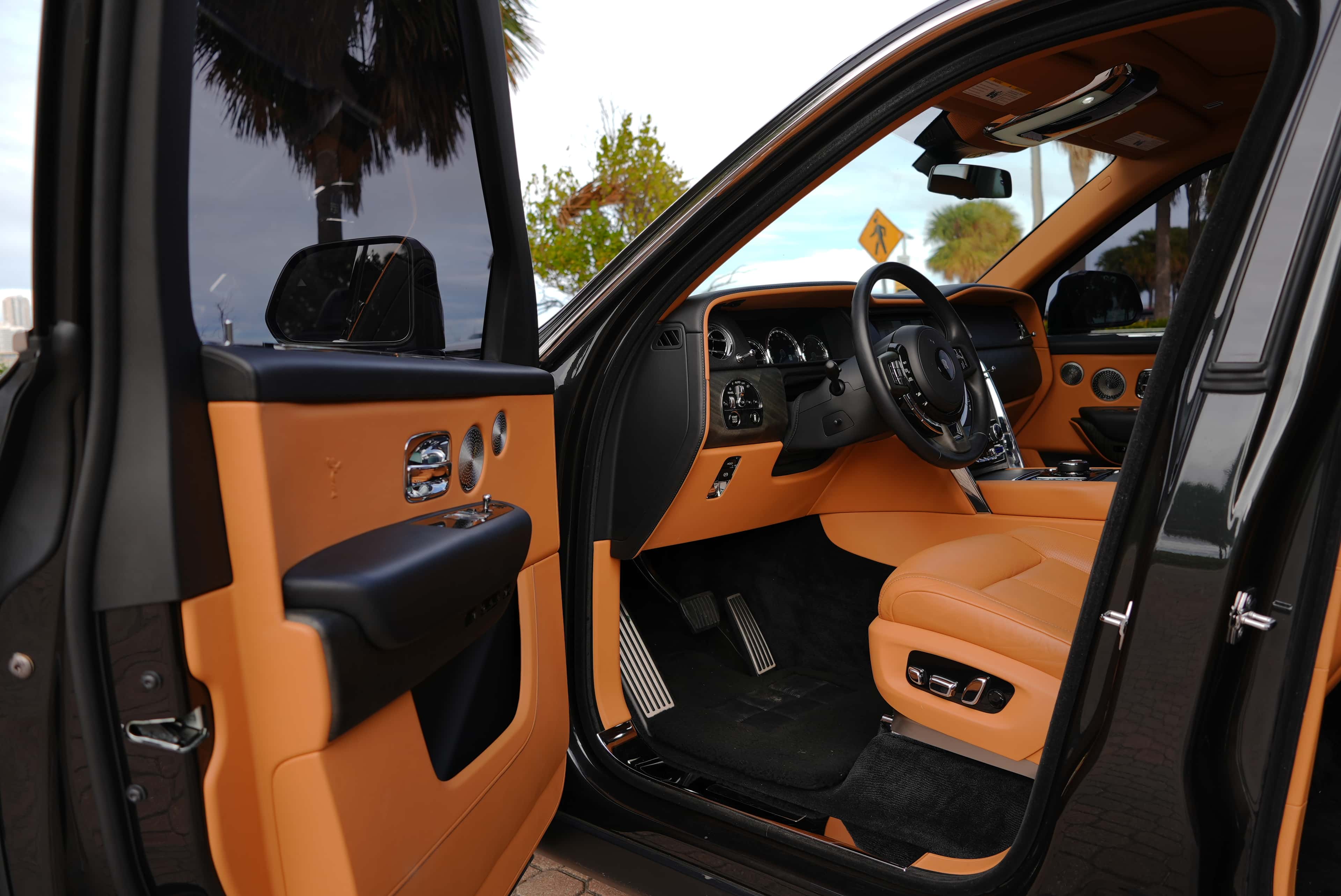 Rolls Royce Cullinan Rental in Miami thumbnail 5