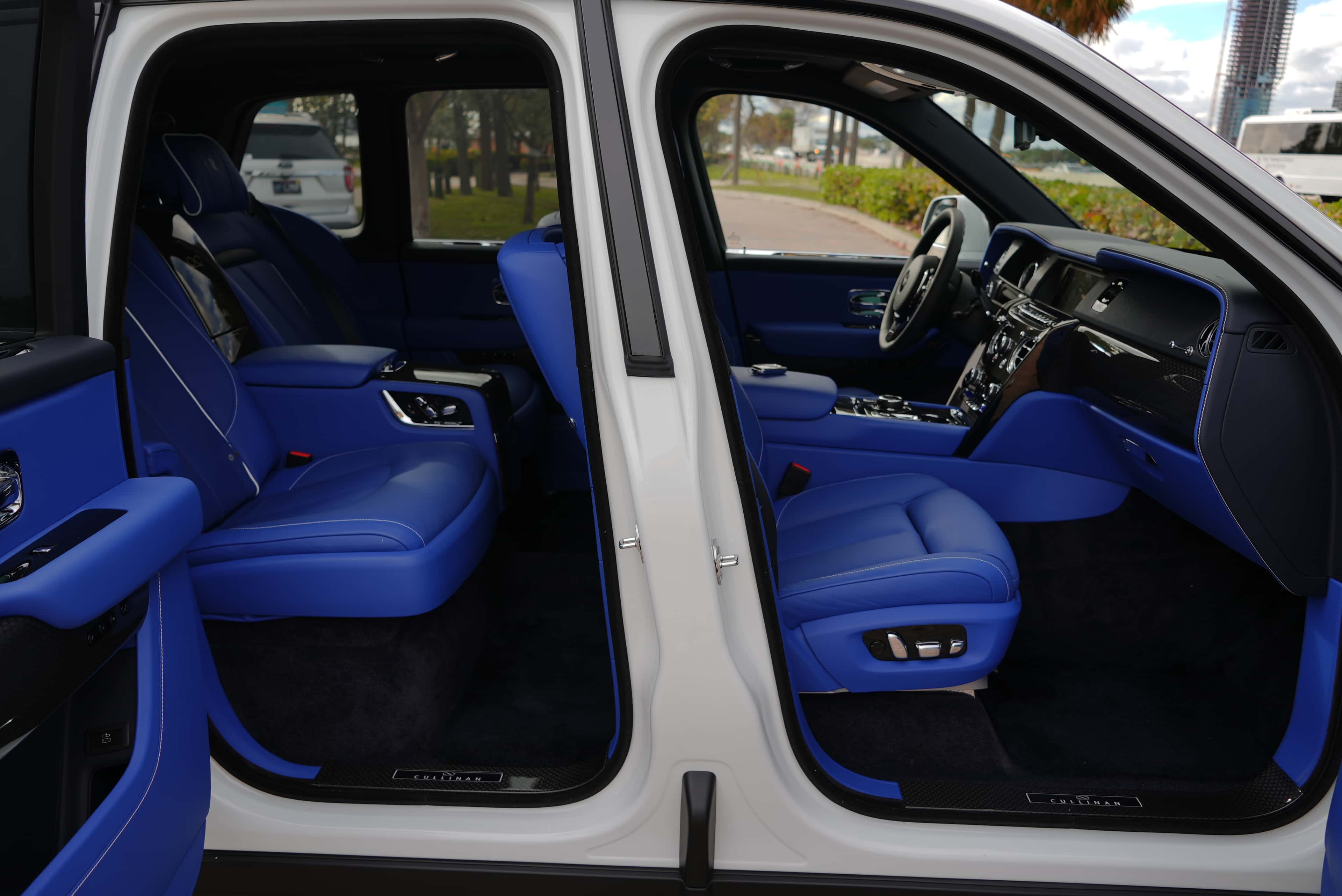 Rolls Royce Cullinan Rental in Miami thumbnail 7