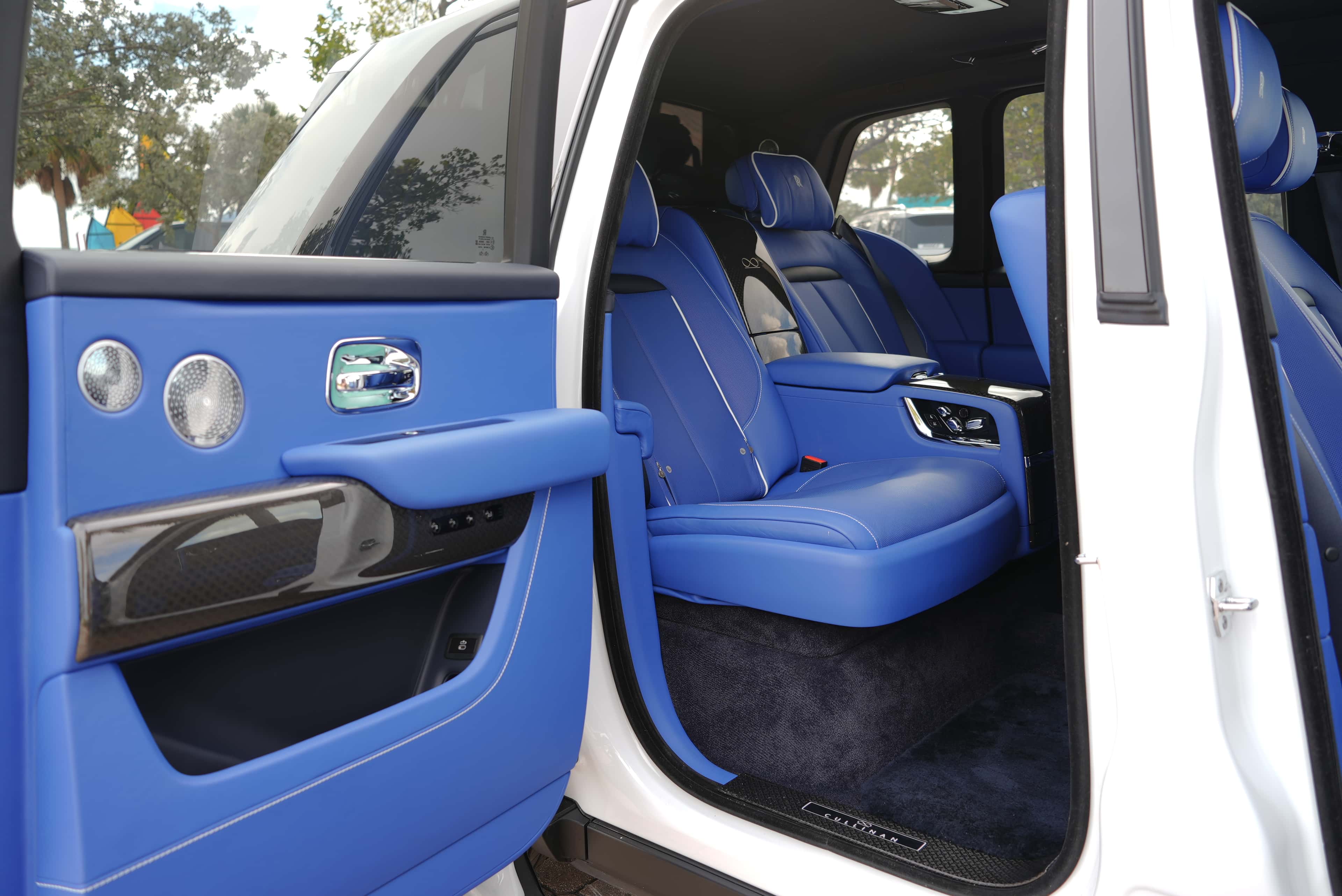 Rolls Royce Cullinan Rental in Miami thumbnail 8