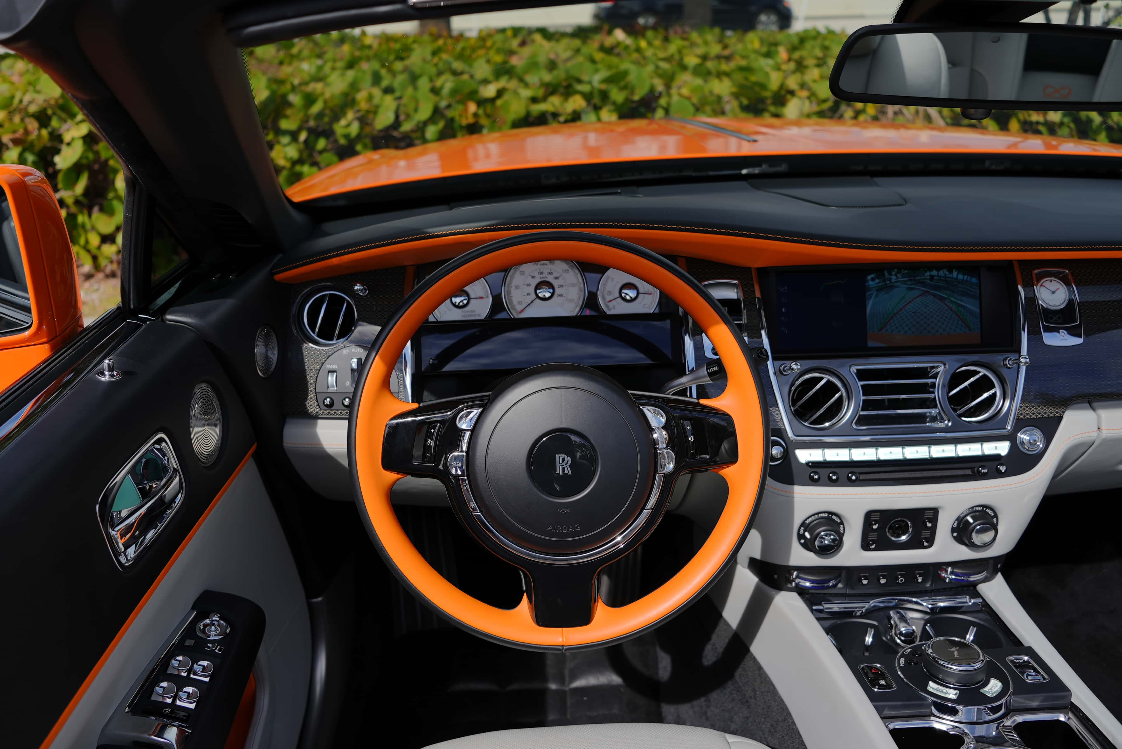 Rolls Royce Dawn Rental in Miami thumbnail 7