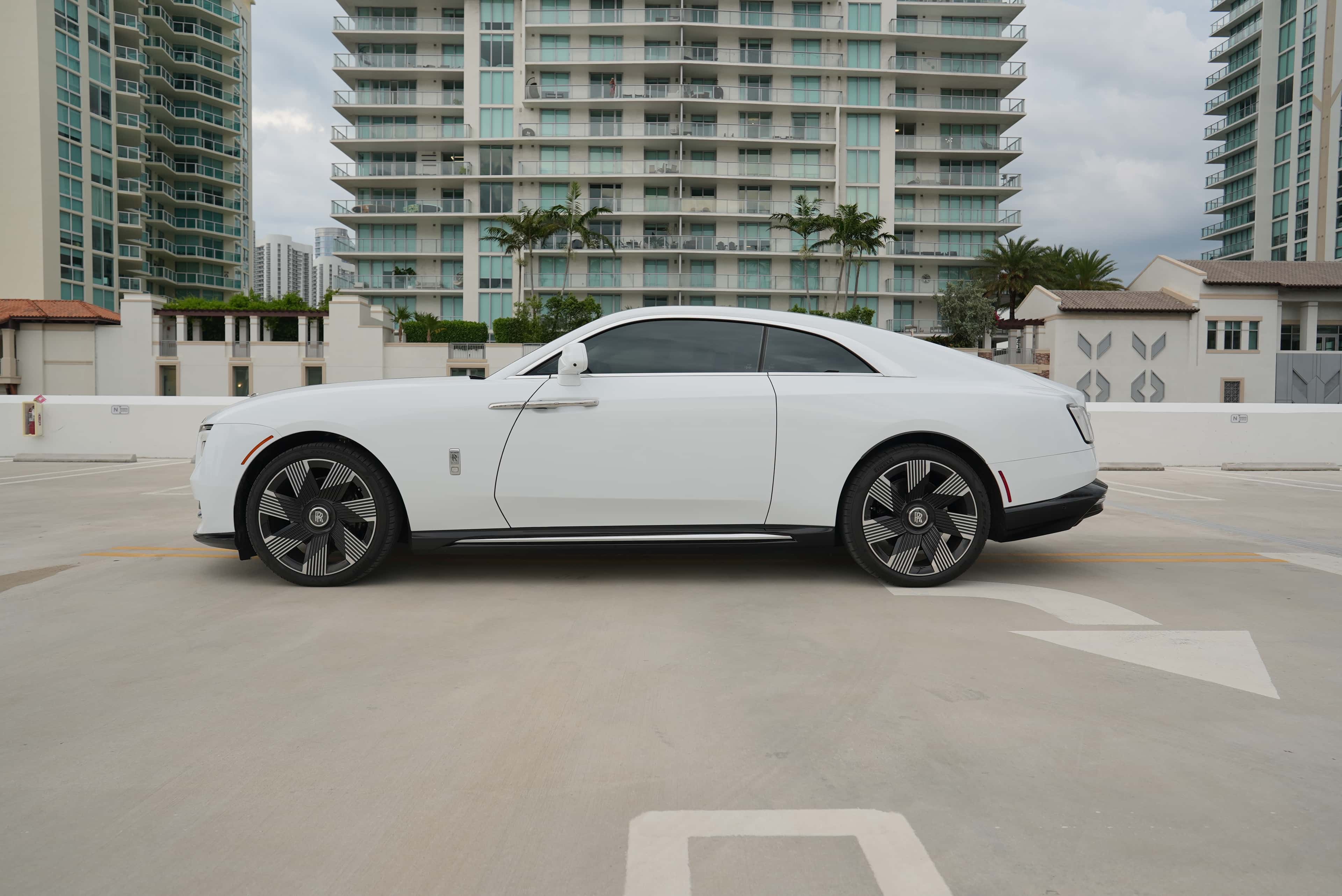 Rolls Royce Spectre Rental in Miami thumbnail 3