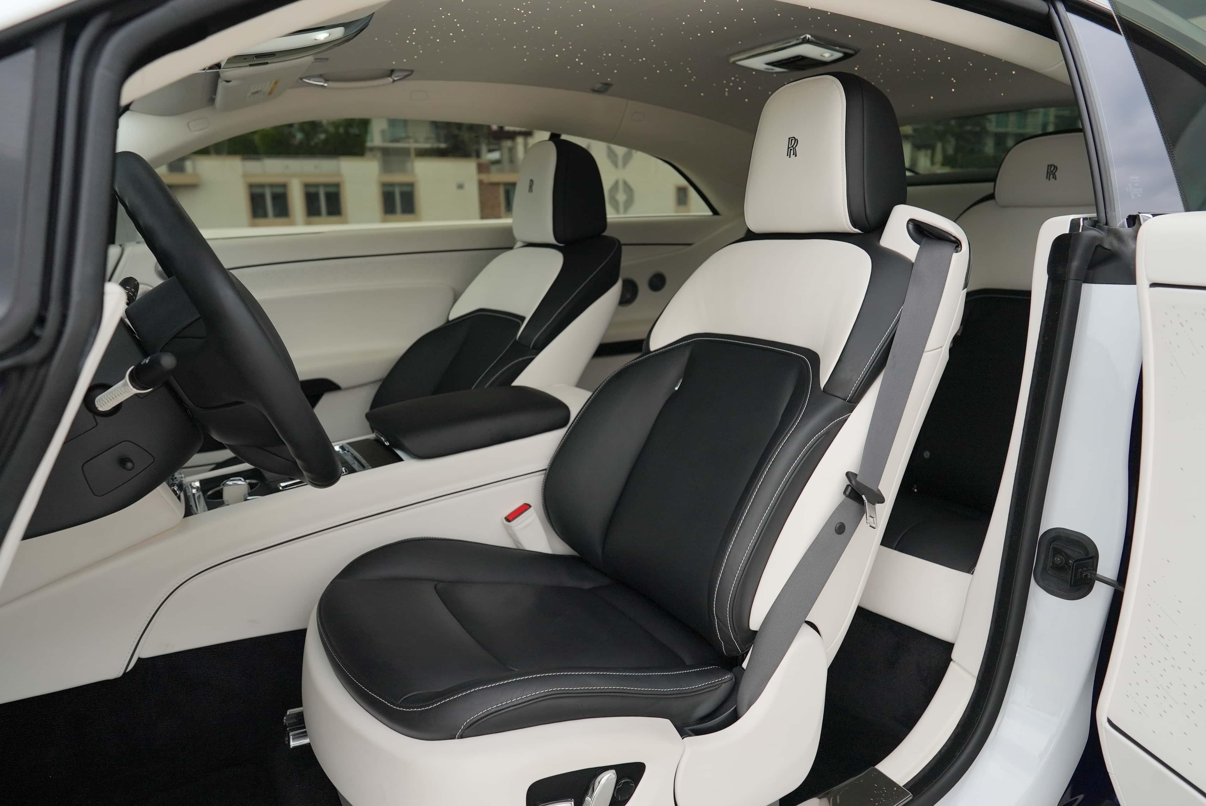 Rolls Royce Spectre Rental in Miami thumbnail 7