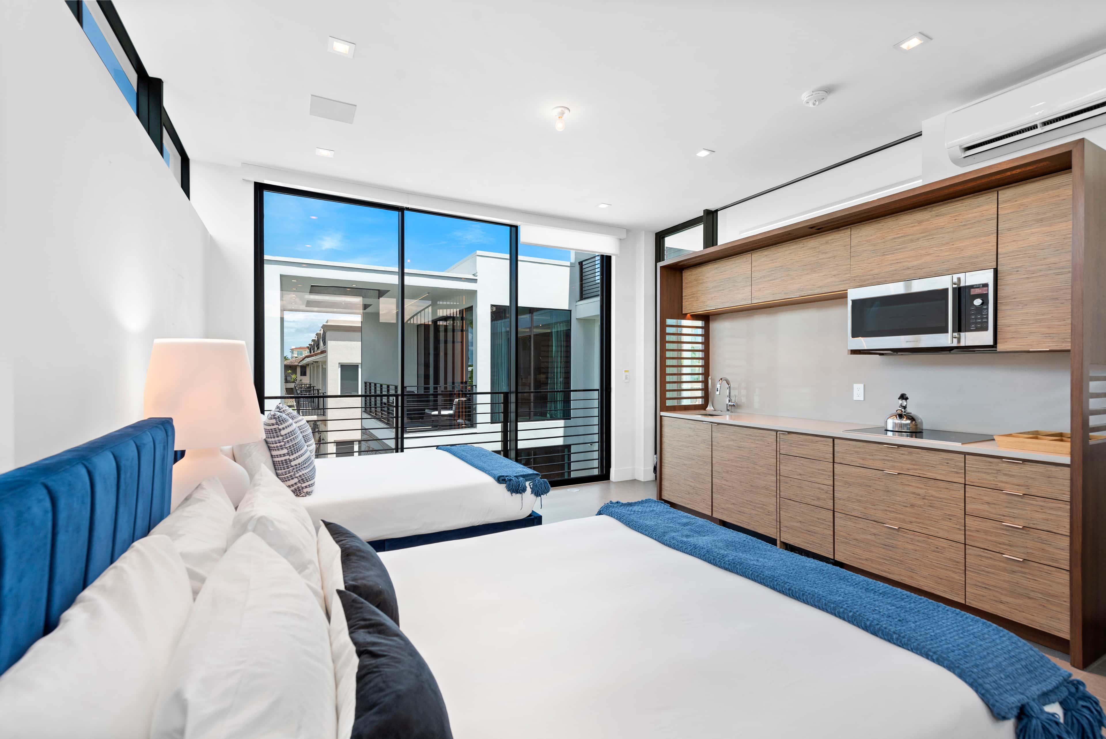 BOARD WALK MANSION Rental in Miami thumbnail 4