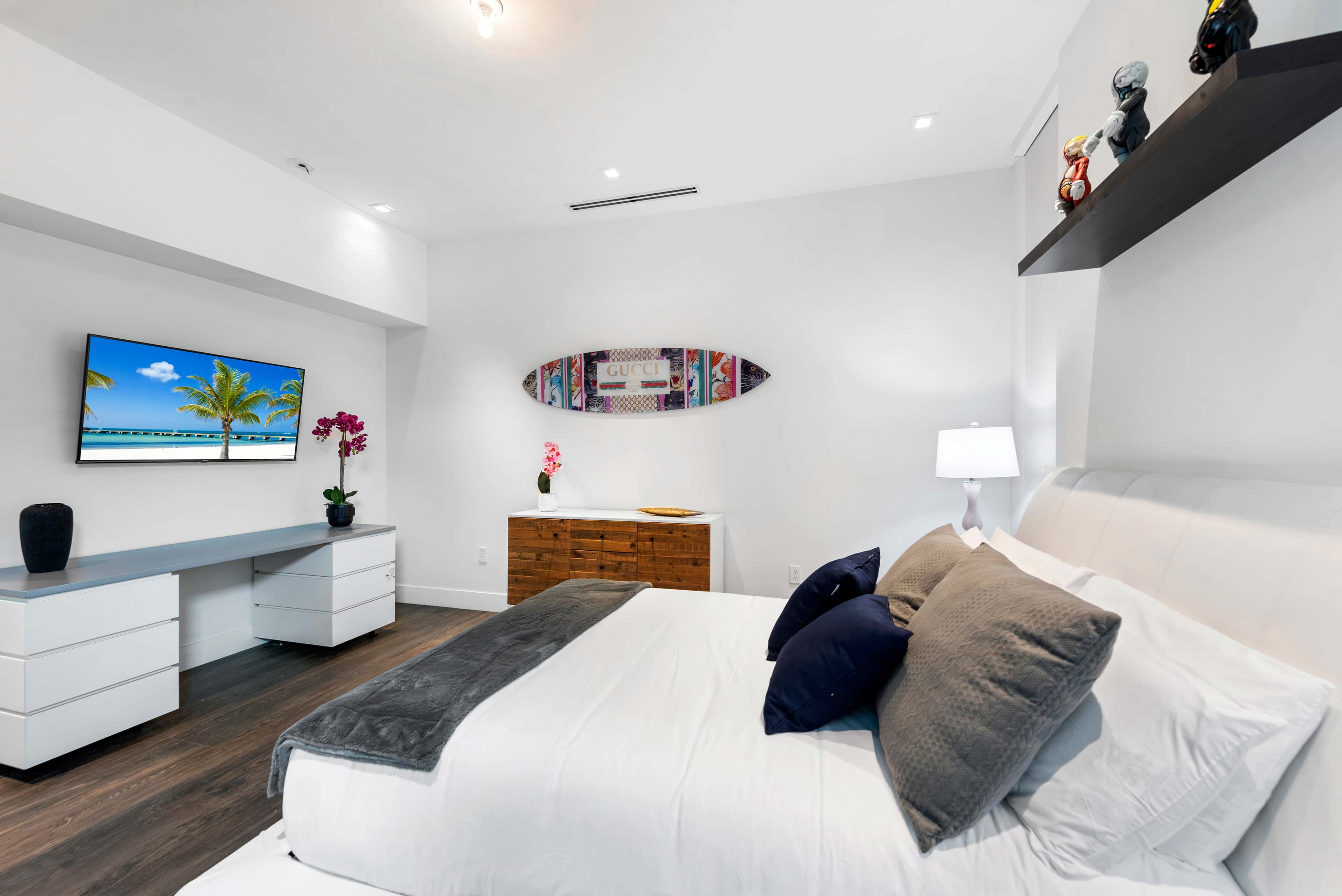 BOARD WALK MANSION Rental in Miami thumbnail 7