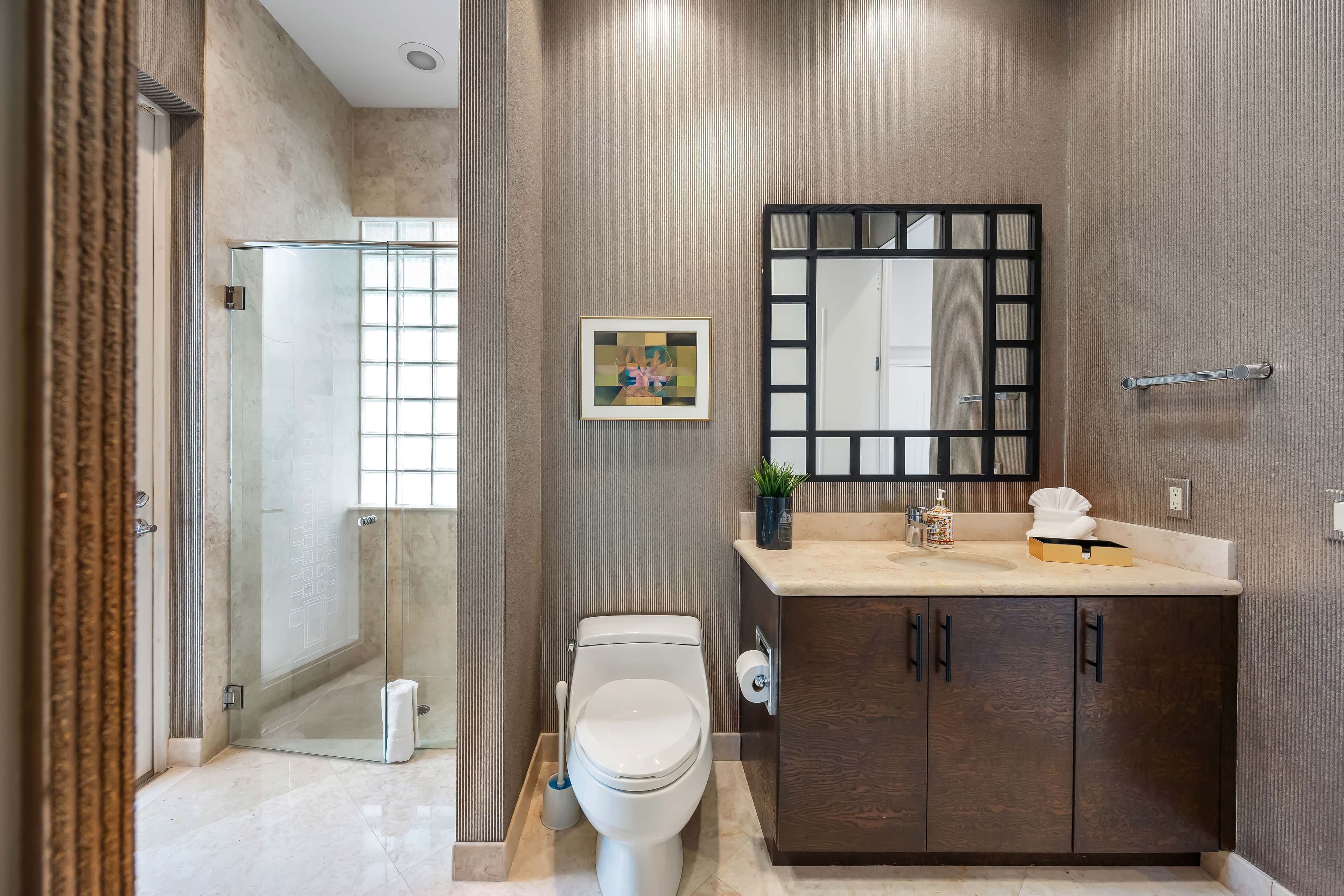 VILLA FAROS Rental in Miami thumbnail 4