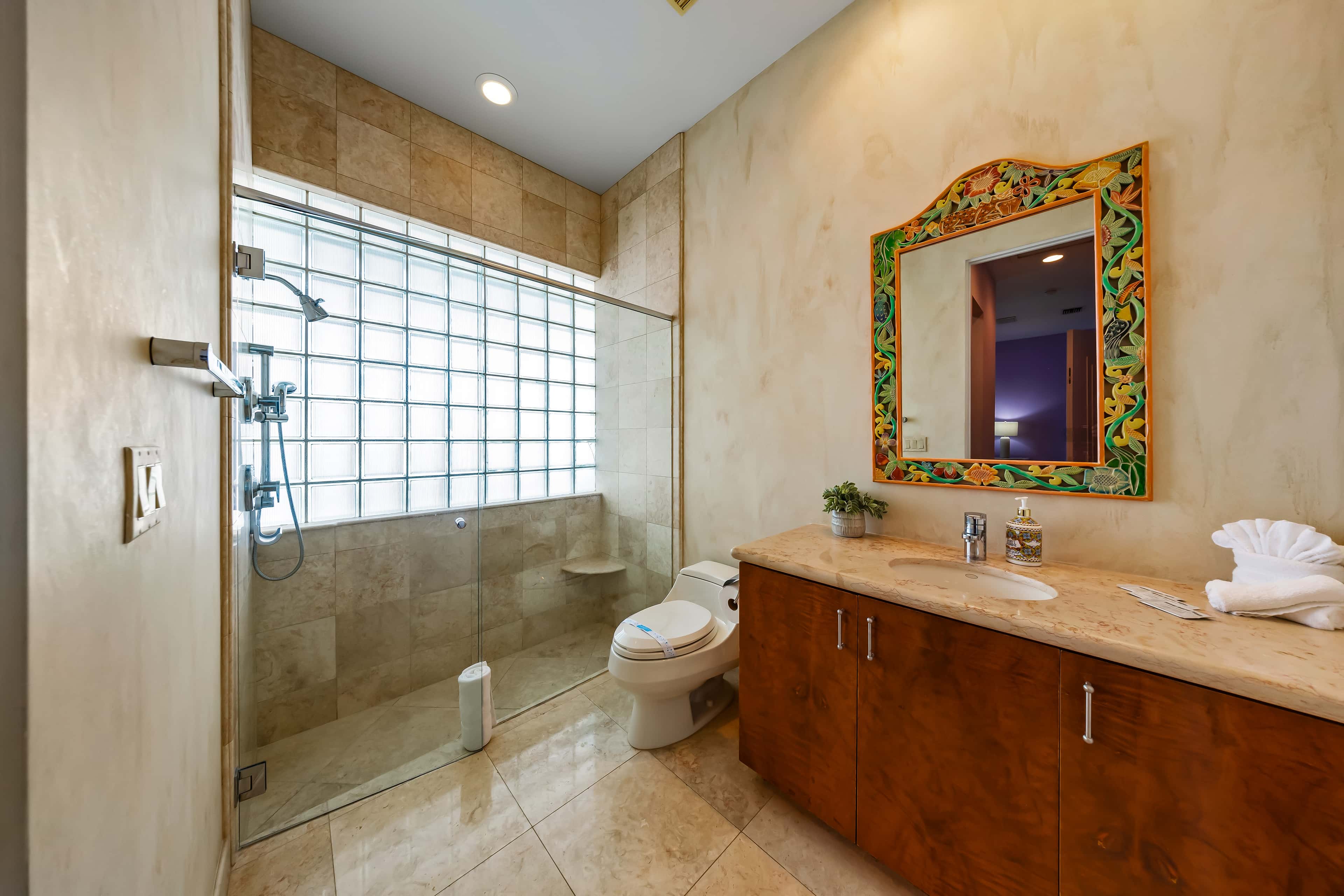 VILLA FAROS Rental in Miami thumbnail 9