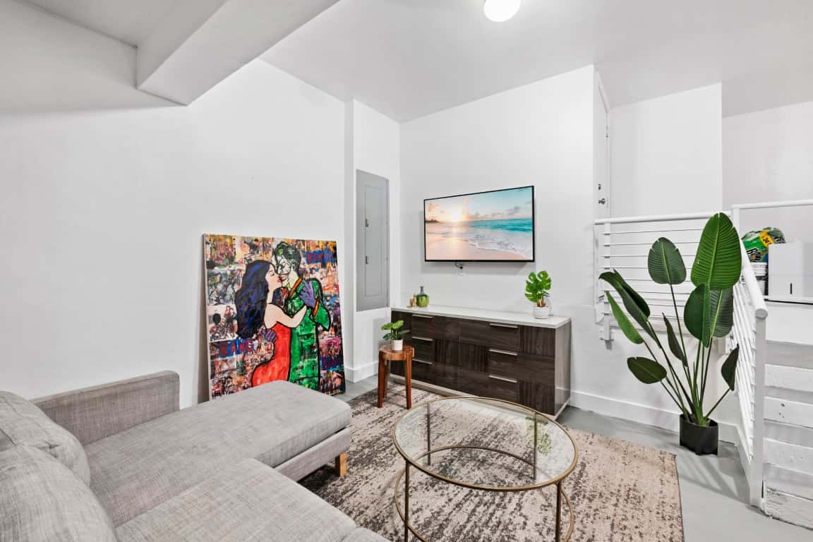 VILLA GLO Rental in Miami thumbnail 10