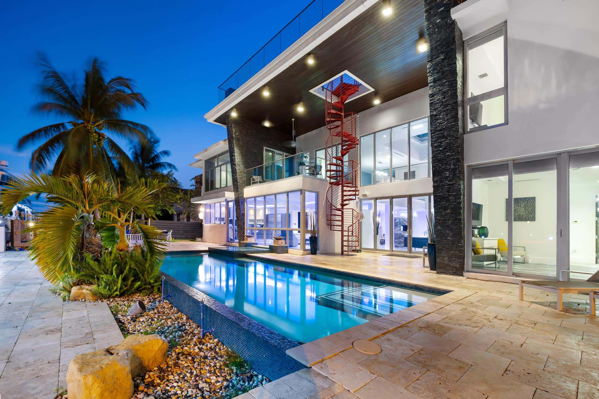 LAS PALMAS ROYAL Rental in Miami thumbnail 2