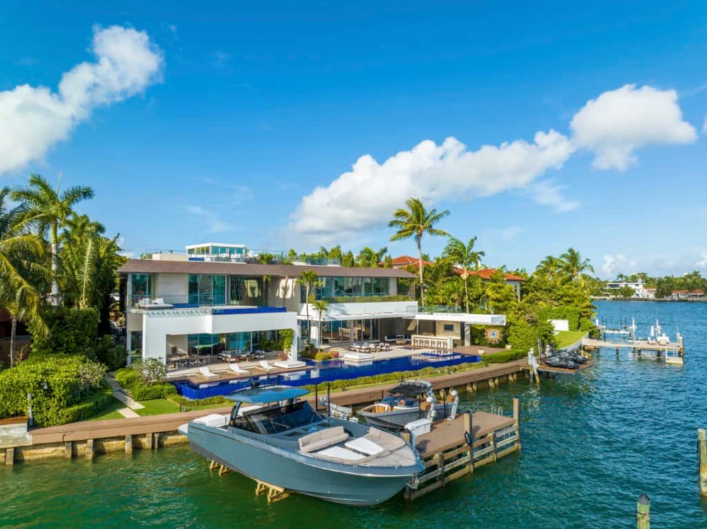 VILLA LUX Rental in Miami thumbnail 1