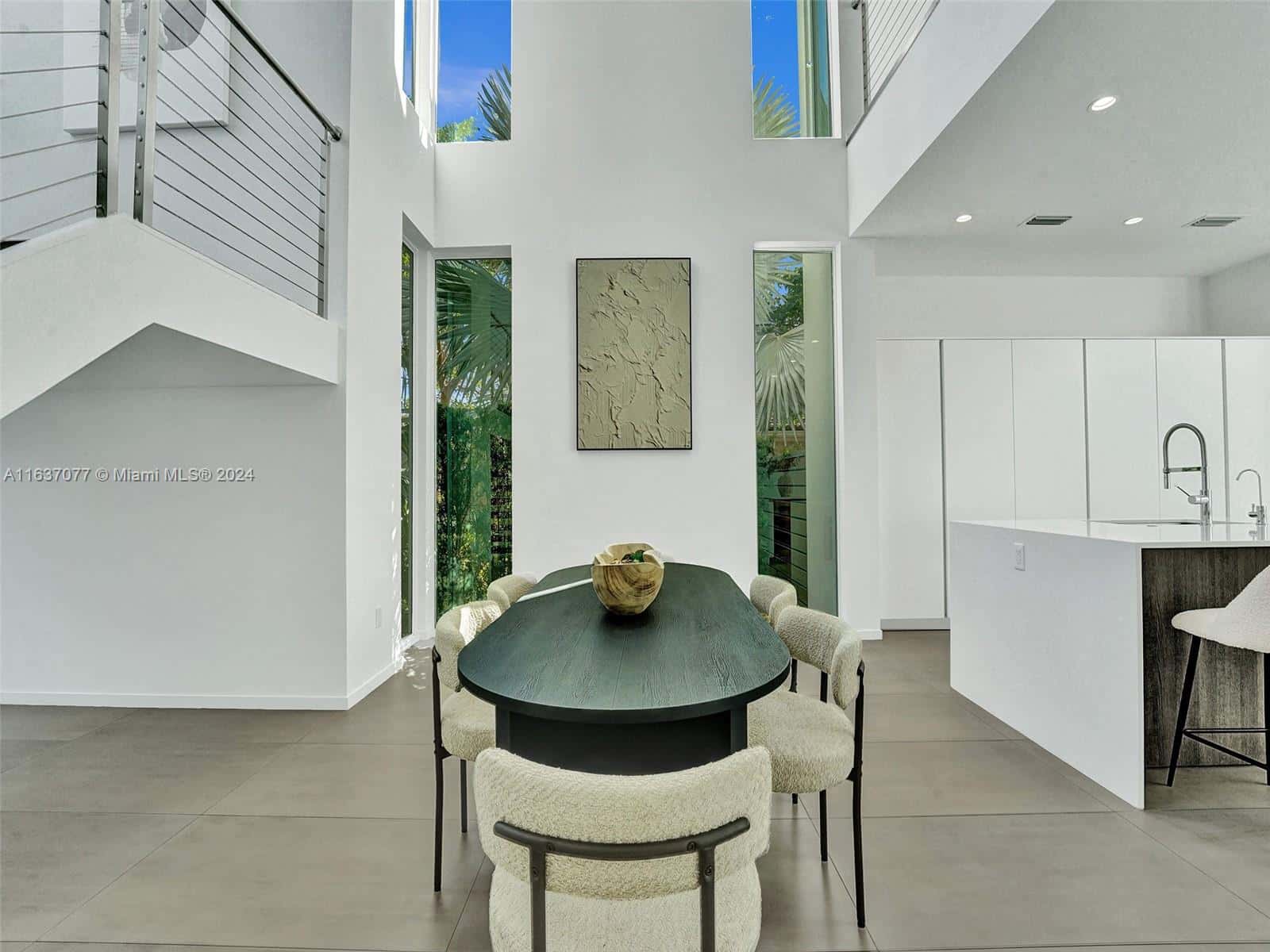 VILLA WREN Rental in Miami thumbnail 2