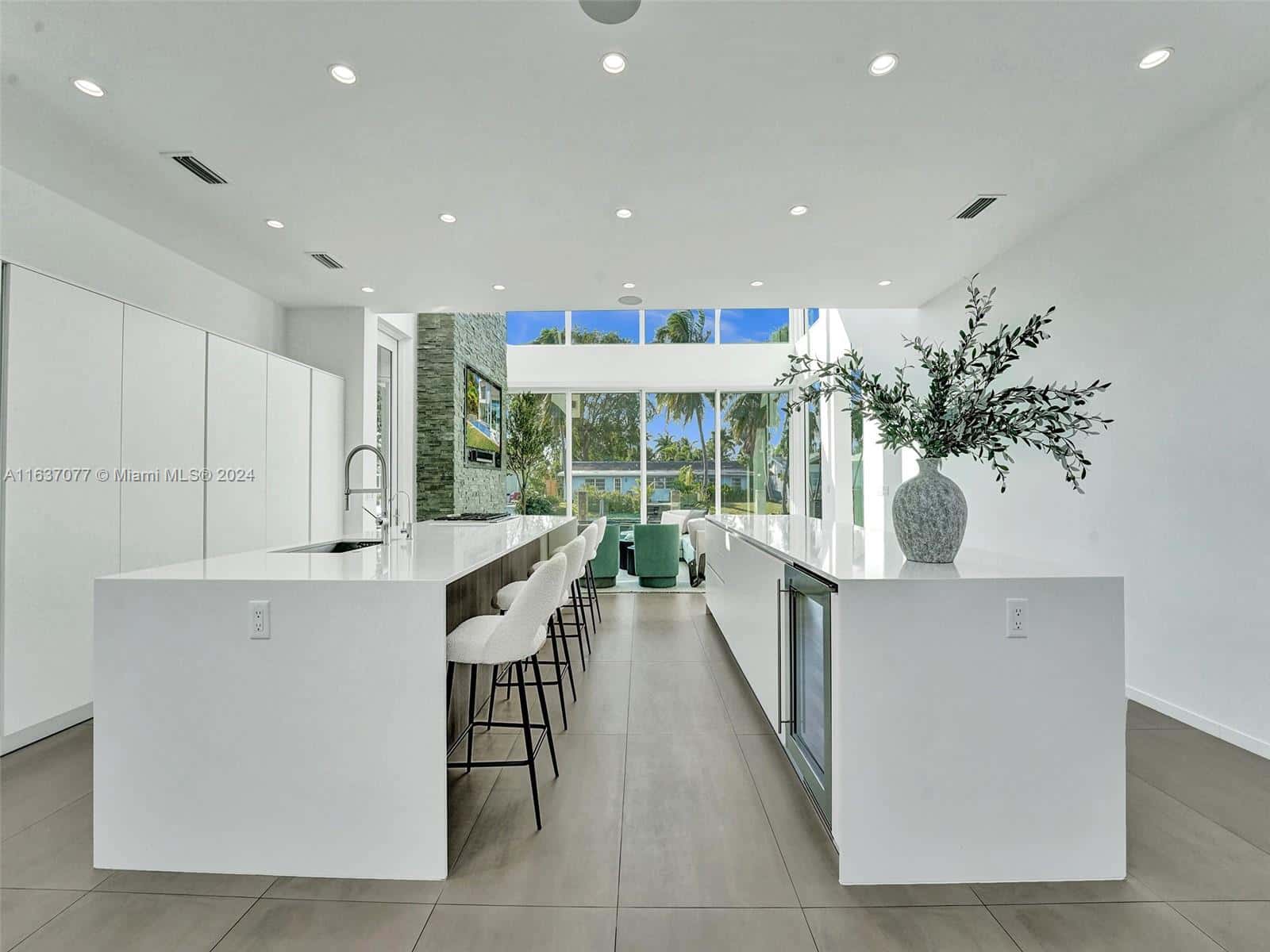 VILLA WREN Rental in Miami thumbnail 4