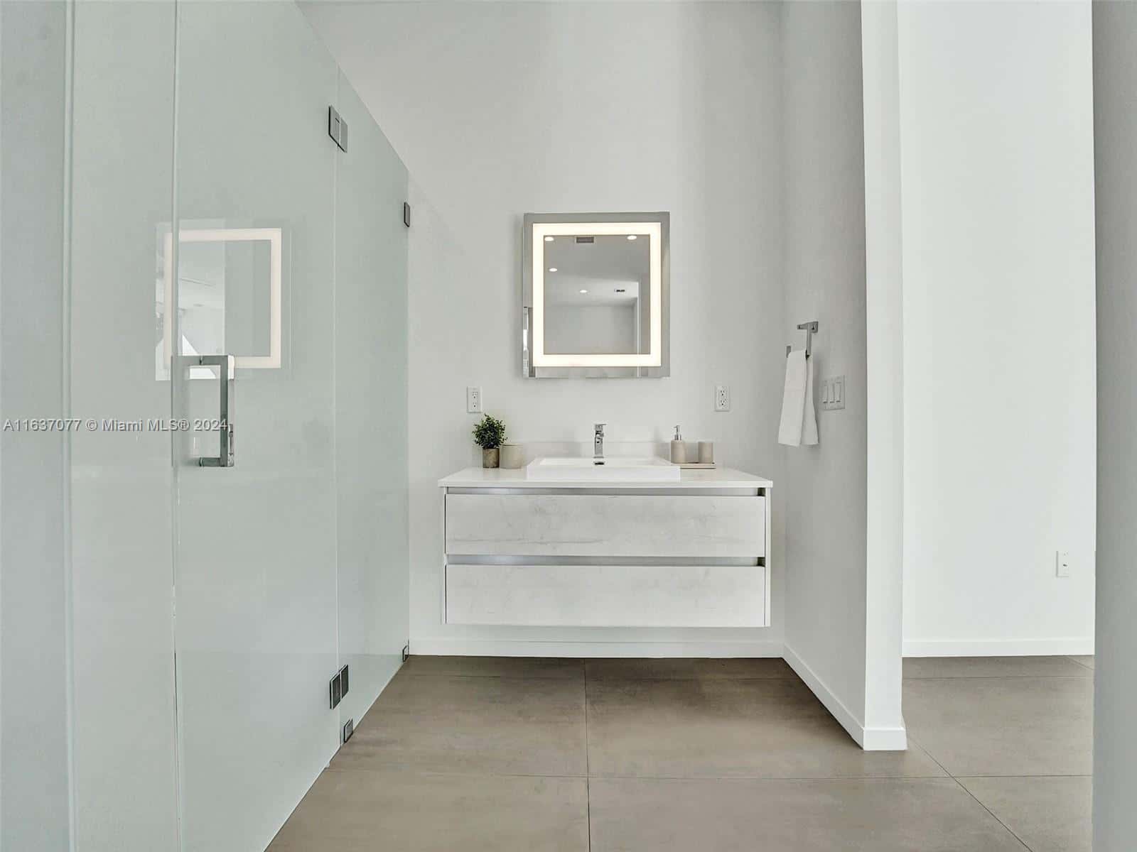 VILLA WREN Rental in Miami thumbnail 11