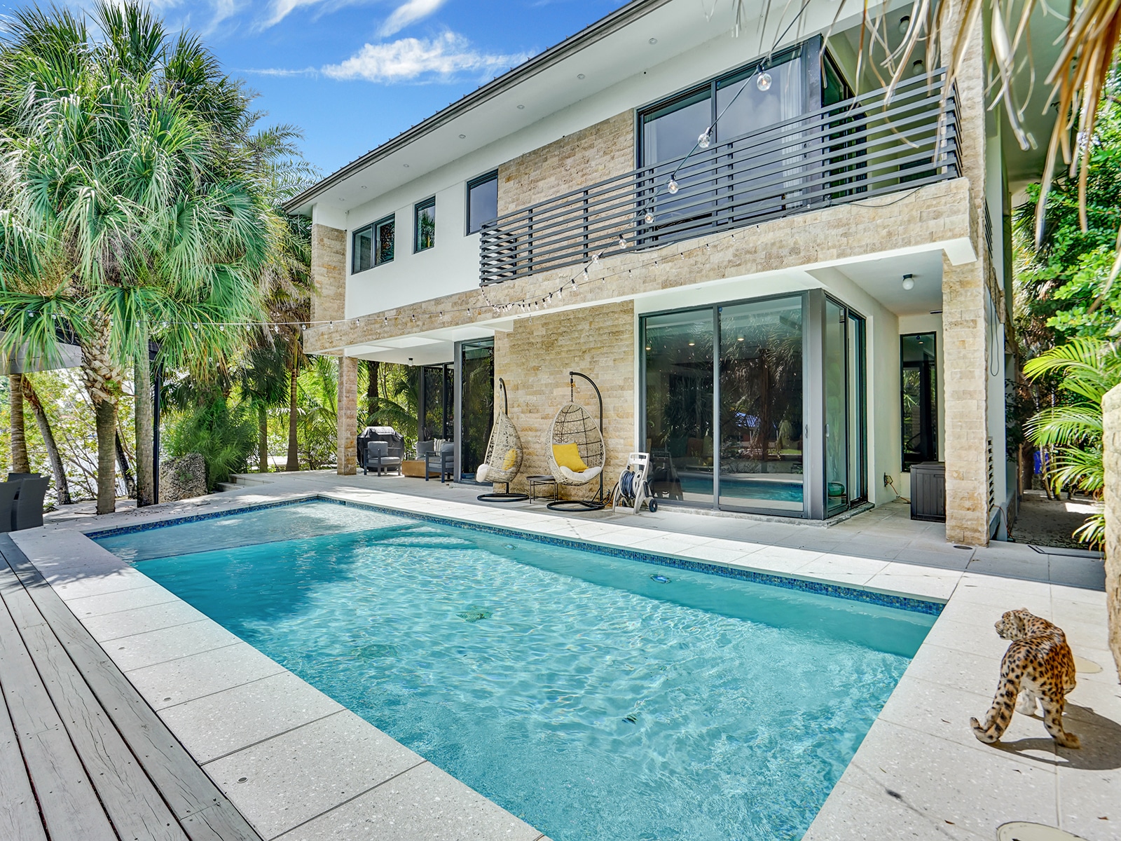 VILLA AMBER Rental in Miami - Image 1