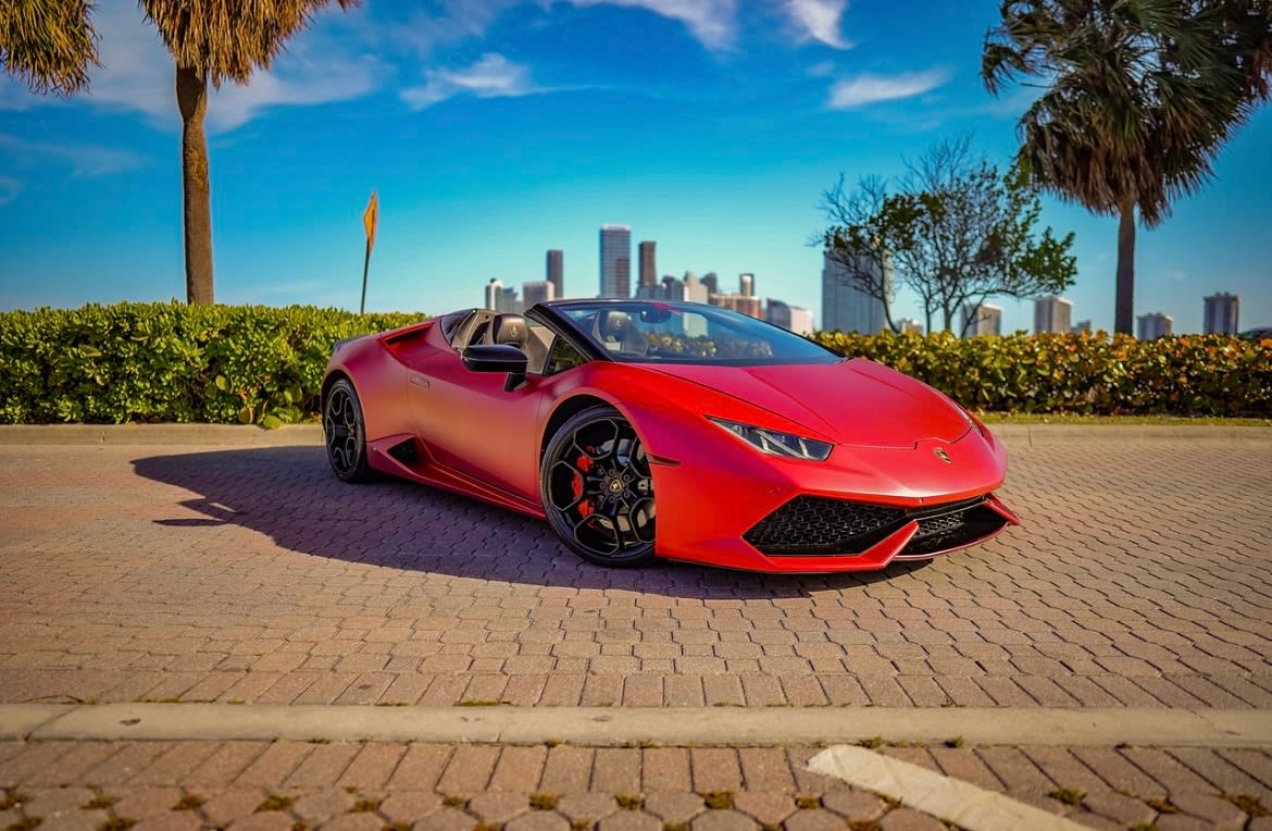 Lamborghini Huracan Rental in Miami - Image 1