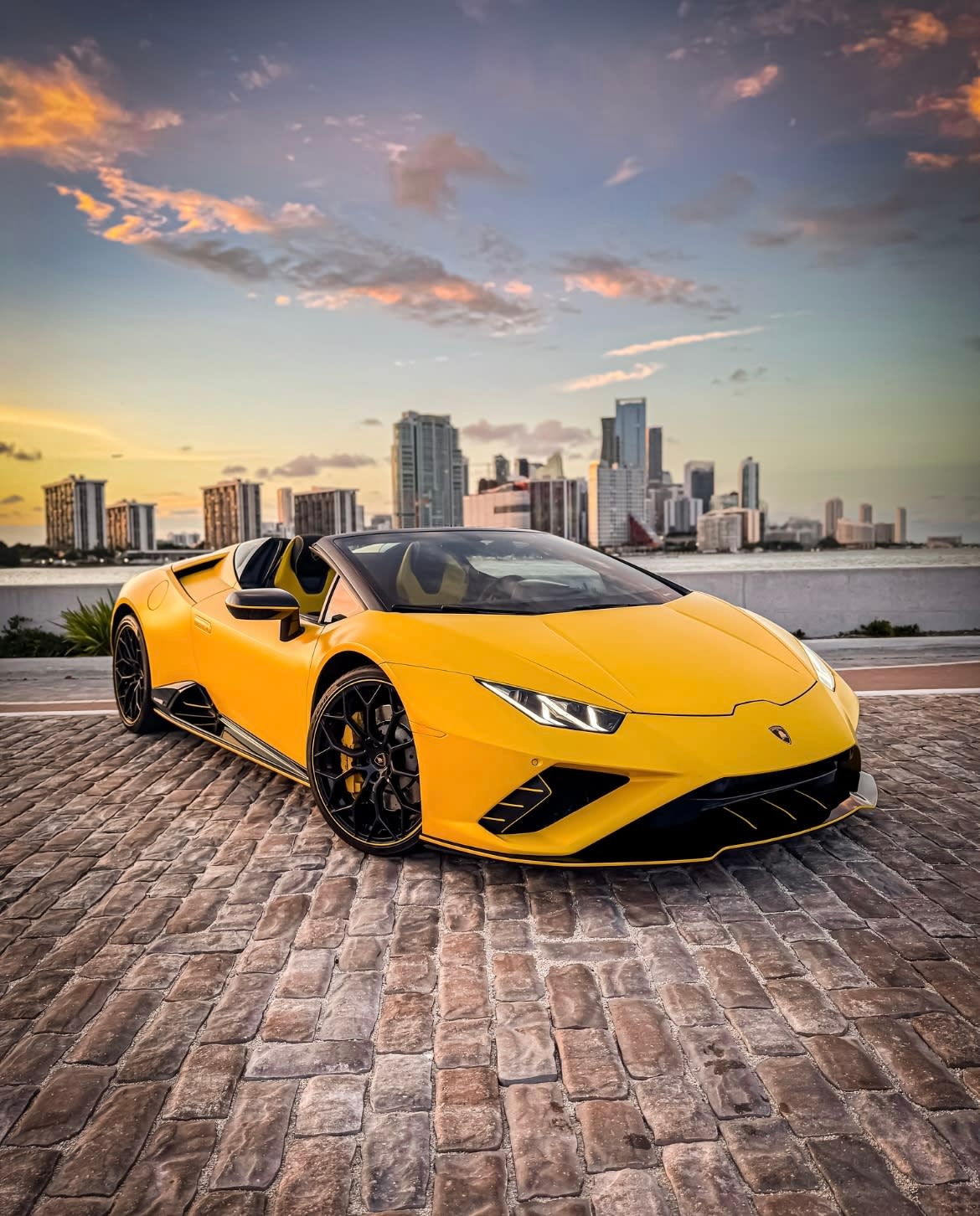 Lamborghini Huracan Evo Spyder Rental in Miami - Image 1